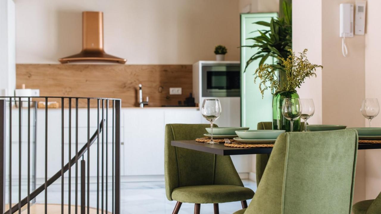 Rocio Suites Apartments Seville Ngoại thất bức ảnh